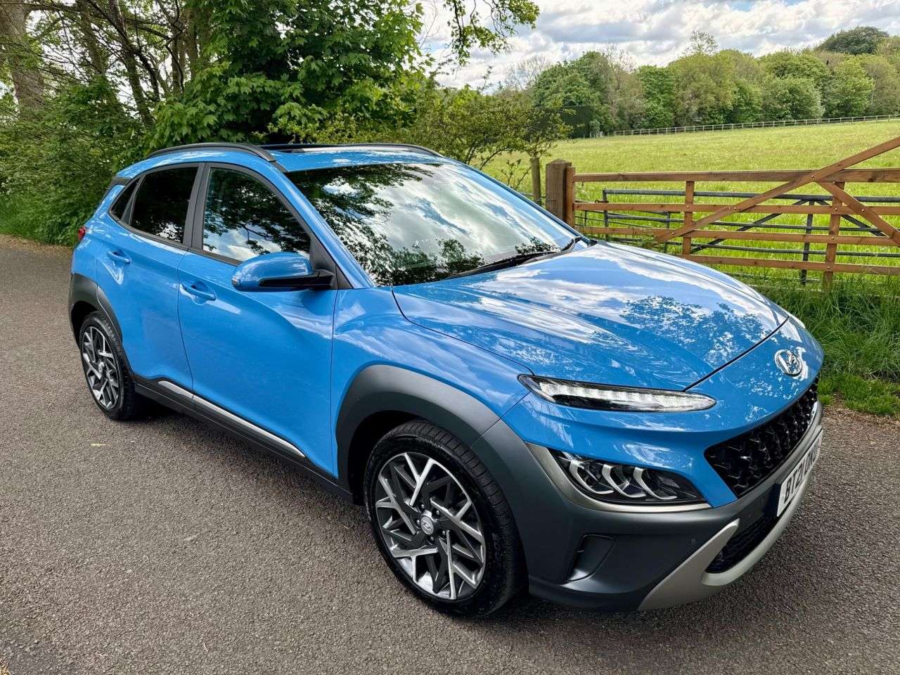 A 2021 HYUNDAI KONA 1.6 h-GDi Ultimate SUV 5dr Petrol Hybrid DCT Euro 6 (s/s) (141 ps) + SERVIC A 2021 HYUNDAI KONA 1.6 h-GDi Ultimate SUV 5dr Petrol Hybrid DCT Euro 6 (s/s) (141 ps) + SERVIC