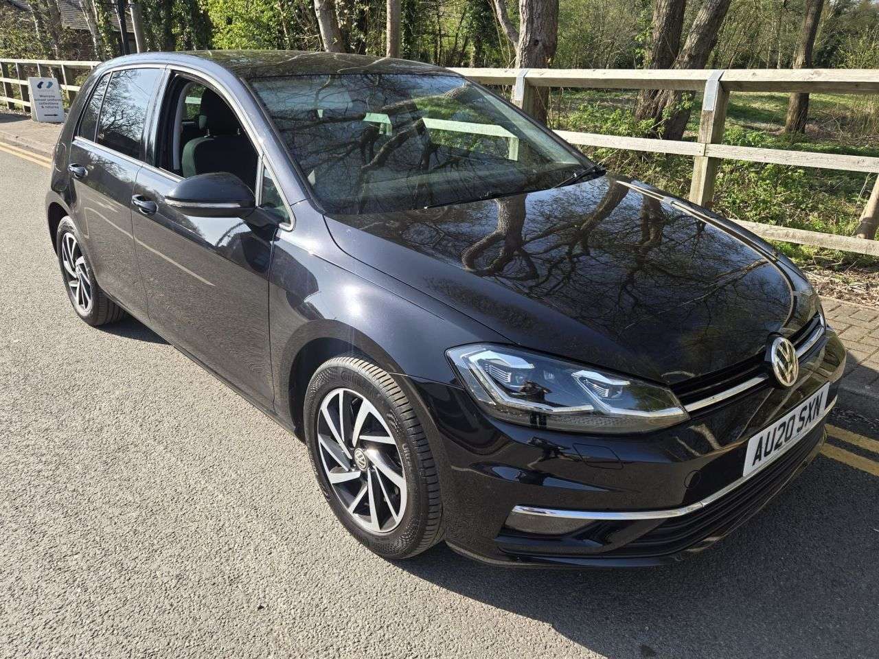 A 2020 VOLKSWAGEN GOLF 1.0 TSI Match Edition Hatchback 5dr Petrol Manual Euro 6 (s/s) (115 ps) A 2020 VOLKSWAGEN GOLF 1.0 TSI Match Edition Hatchback 5dr Petrol Manual Euro 6 (s/s) (115 ps)