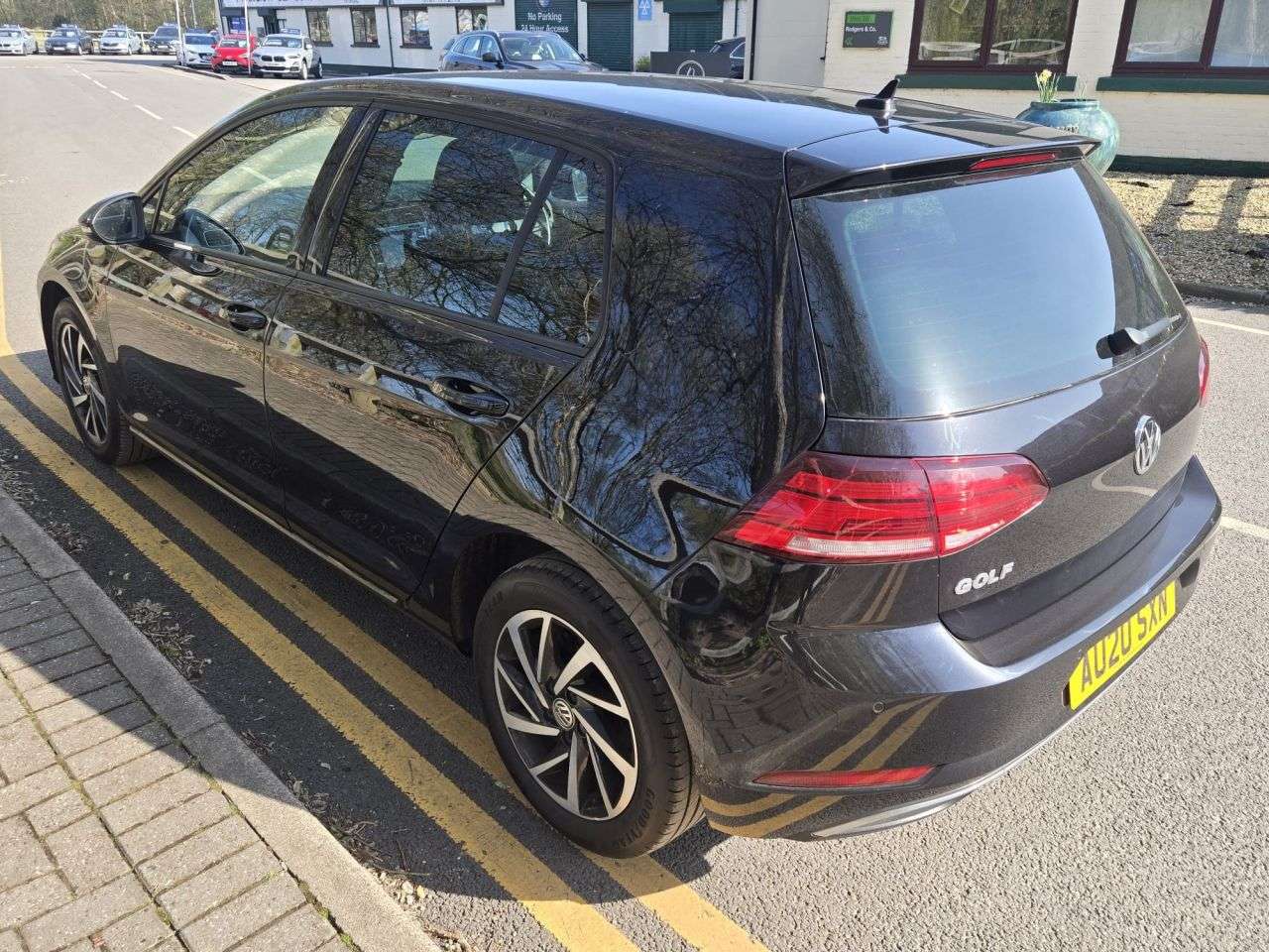 A 2020 VOLKSWAGEN GOLF 1.0 TSI Match Edition Hatchback 5dr Petrol Manual Euro 6 (s/s) (115 ps) A 2020 VOLKSWAGEN GOLF 1.0 TSI Match Edition Hatchback 5dr Petrol Manual Euro 6 (s/s) (115 ps)