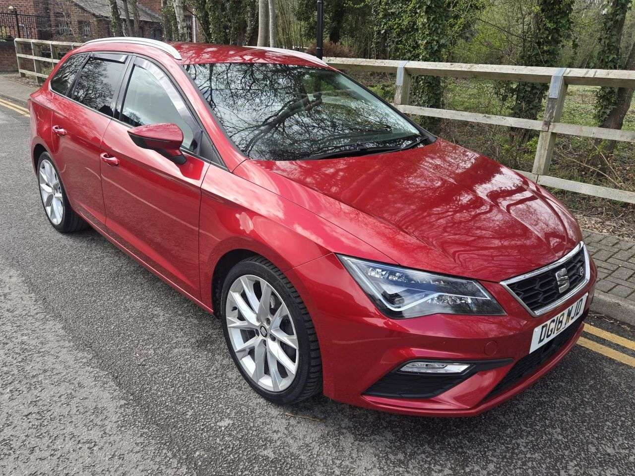 A 2018 SEAT LEON 1.4 EcoTSI FR Technology ST 5dr Petrol DSG Euro 6 (s/s) (150 ps) A 2018 SEAT LEON 1.4 EcoTSI FR Technology ST 5dr Petrol DSG Euro 6 (s/s) (150 ps)