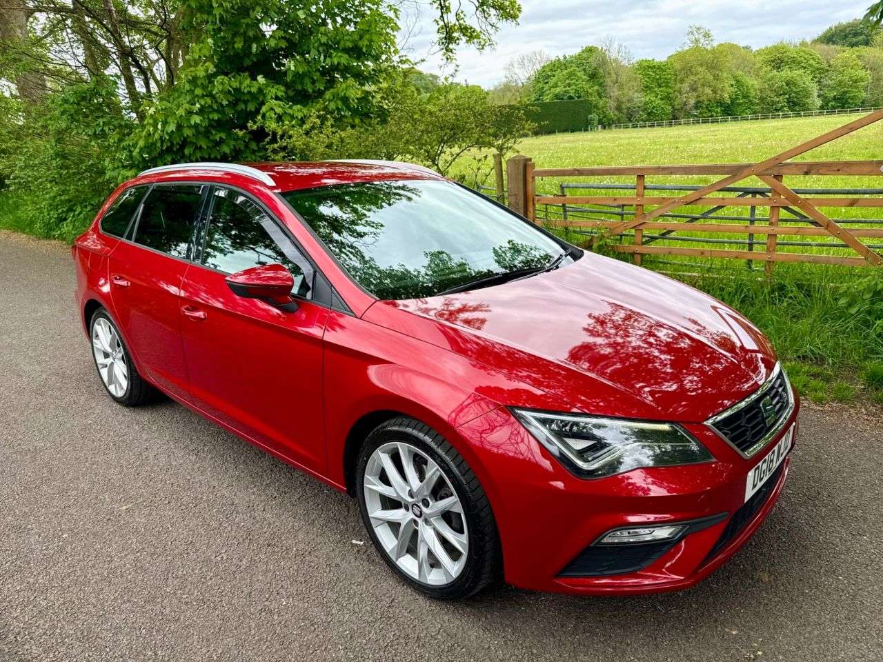A 2018 SEAT LEON 1.4 EcoTSI FR Technology ST 5dr Petrol DSG Euro 6 (s/s) (150 ps) + SERVICE A 2018 SEAT LEON 1.4 EcoTSI FR Technology ST 5dr Petrol DSG Euro 6 (s/s) (150 ps) + SERVICE