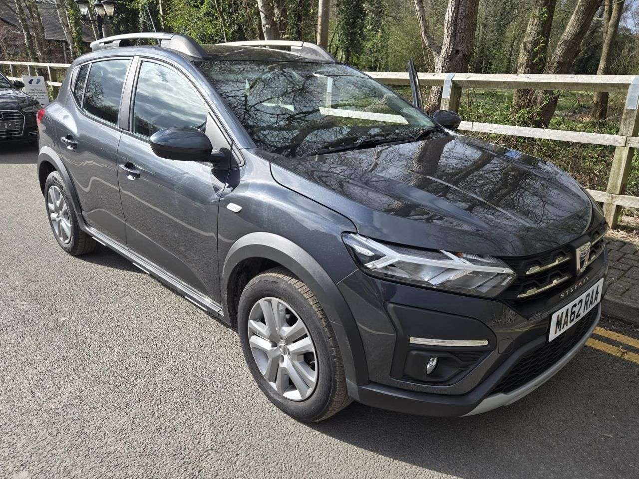 A 2022 DACIA SANDERO STEPWAY 1.0 TCe Comfort Hatchback 5dr Petrol CVT Euro 6 (s/s) (90 ps) A 2022 DACIA SANDERO STEPWAY 1.0 TCe Comfort Hatchback 5dr Petrol CVT Euro 6 (s/s) (90 ps)