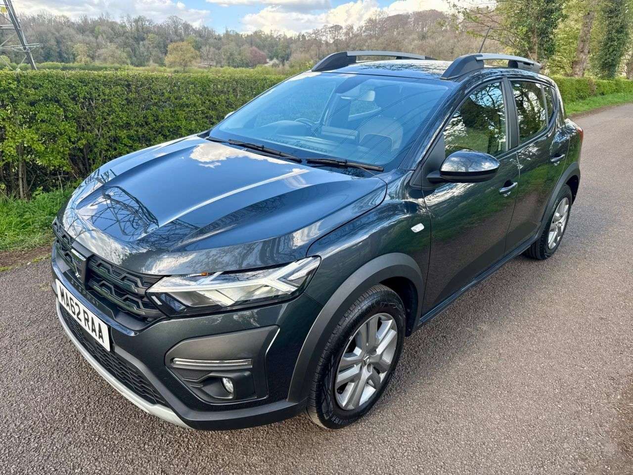A 2022 DACIA SANDERO STEPWAY 1.0 TCe Comfort Hatchback 5dr Petrol CVT Euro 6 (s/s) (90 ps) + SERVICE HIS A 2022 DACIA SANDERO STEPWAY 1.0 TCe Comfort Hatchback 5dr Petrol CVT Euro 6 (s/s) (90 ps) + SERVICE HIS