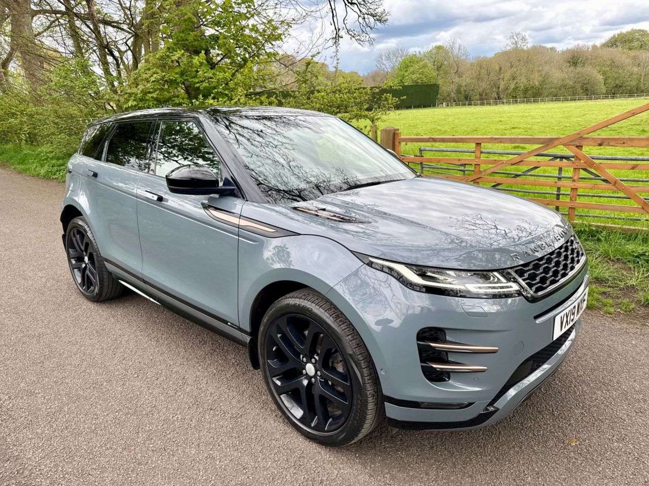 A 2019 LAND ROVER RANGE ROVER EVOQUE 2.0 D180 First Edition SUV 5dr Diesel Automatic 4WD Euro 6 (s/s) (180 ps) + A 2019 LAND ROVER RANGE ROVER EVOQUE 2.0 D180 First Edition SUV 5dr Diesel Automatic 4WD Euro 6 (s/s) (180 ps) +