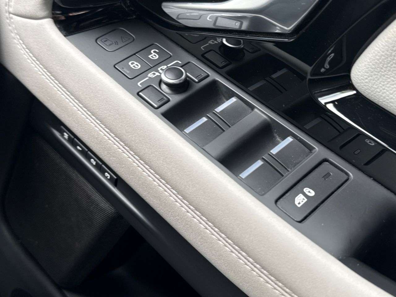 2019 LAND ROVER RANGE ROVER EVOQUE 2019 LAND ROVER RANGE ROVER EVOQUE