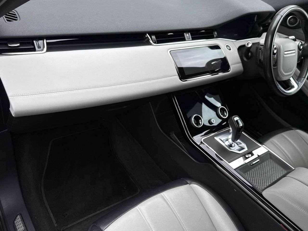 2019 LAND ROVER RANGE ROVER EVOQUE 2019 LAND ROVER RANGE ROVER EVOQUE