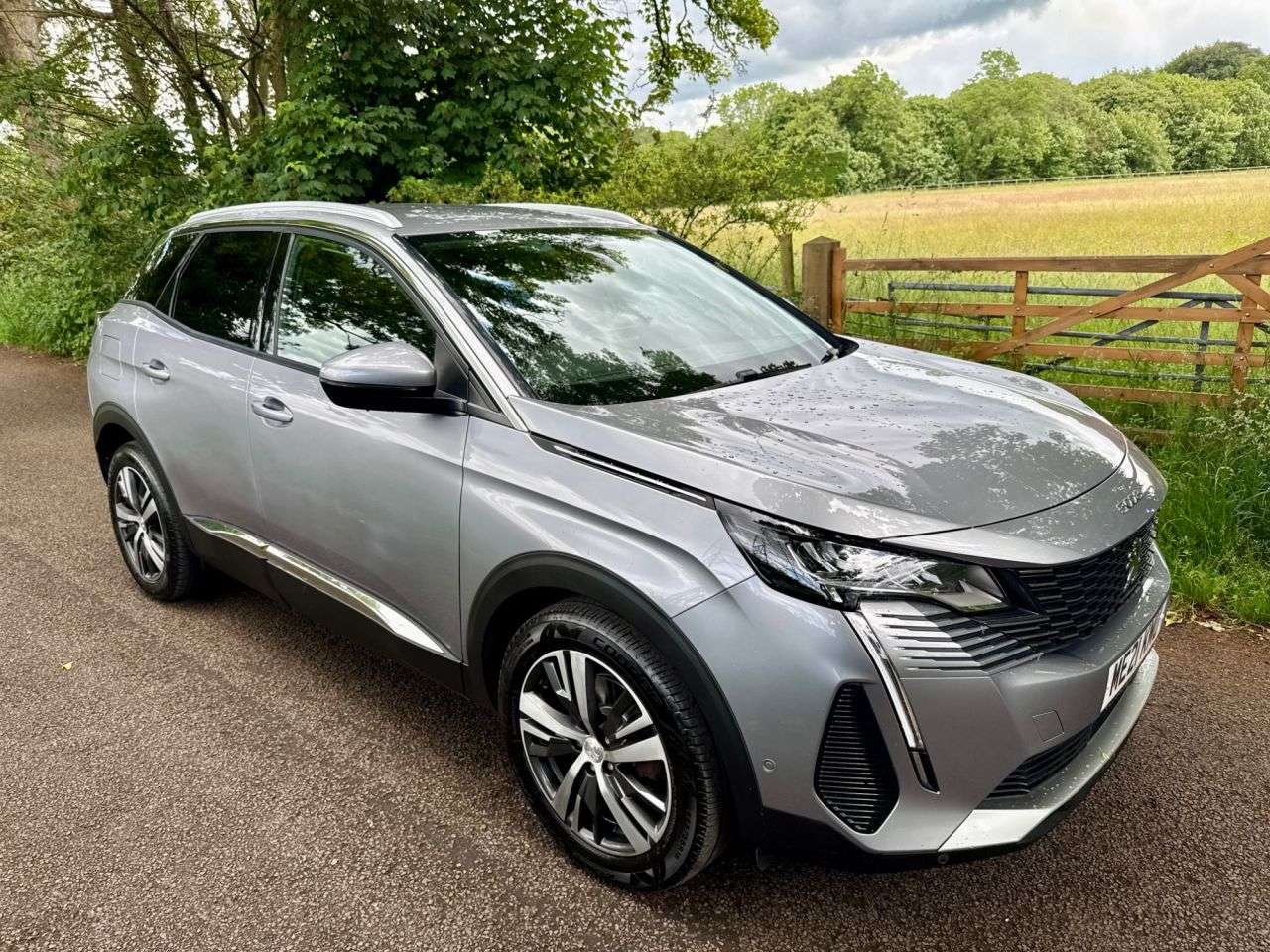 A 2021 PEUGEOT 3008 1.5 BlueHDi Allure Premium SUV 5dr Diesel Manual Euro 6 (s/s) (130 ps) + SE A 2021 PEUGEOT 3008 1.5 BlueHDi Allure Premium SUV 5dr Diesel Manual Euro 6 (s/s) (130 ps) + SE