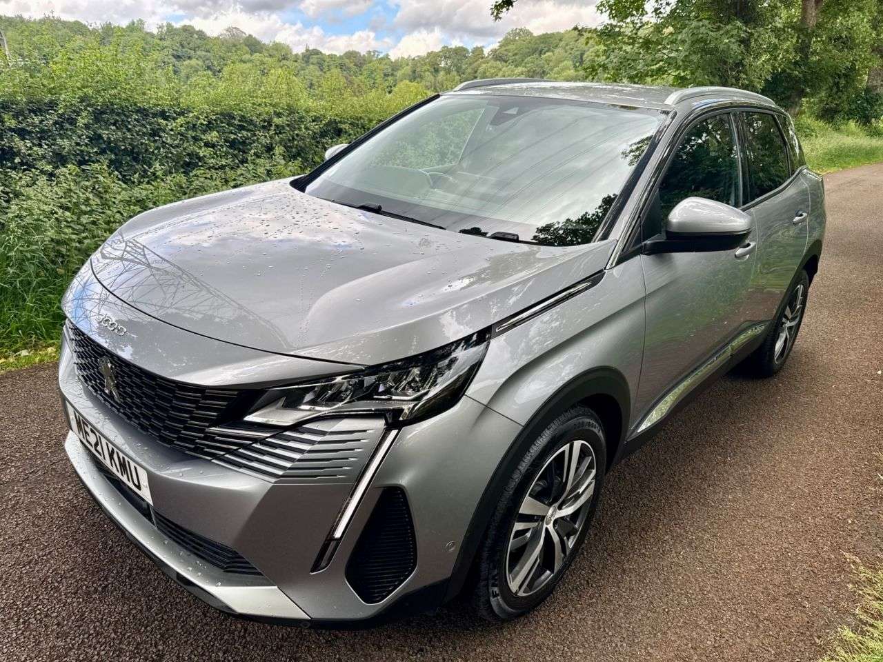 A 2021 PEUGEOT 3008 1.5 BlueHDi Allure Premium SUV 5dr Diesel Manual Euro 6 (s/s) (130 ps) + SE A 2021 PEUGEOT 3008 1.5 BlueHDi Allure Premium SUV 5dr Diesel Manual Euro 6 (s/s) (130 ps) + SE
