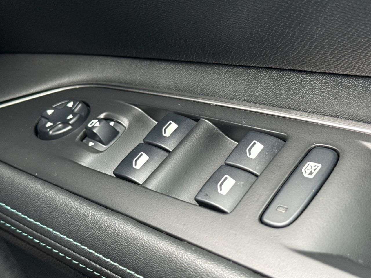2021 PEUGEOT 3008 2021 PEUGEOT 3008
