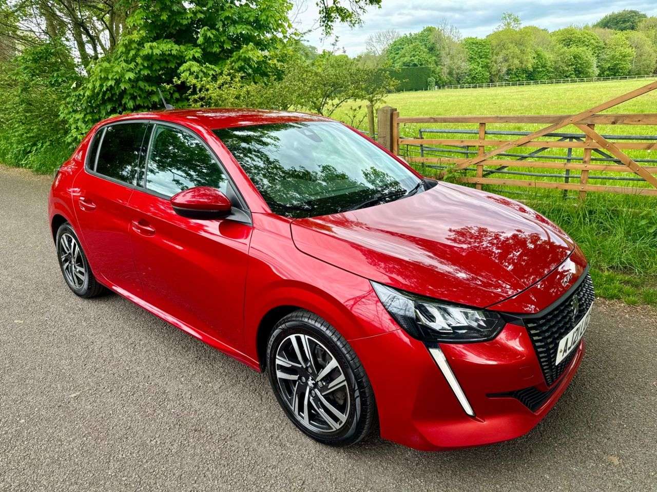 A 2021 PEUGEOT 208 1.2 PureTech Allure Hatchback 5dr Petrol Manual Euro 6 (s/s) (100 ps) + SER A 2021 PEUGEOT 208 1.2 PureTech Allure Hatchback 5dr Petrol Manual Euro 6 (s/s) (100 ps) + SER