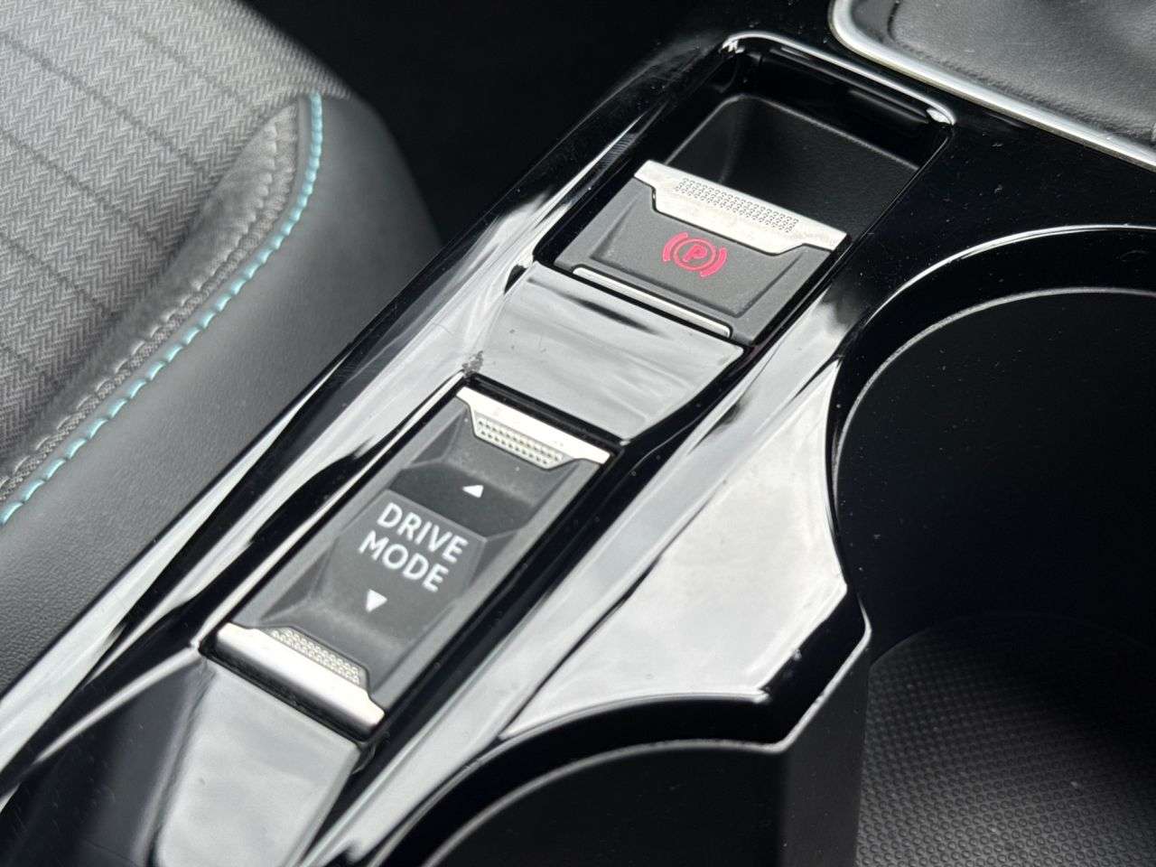 2021 PEUGEOT 208 2021 PEUGEOT 208