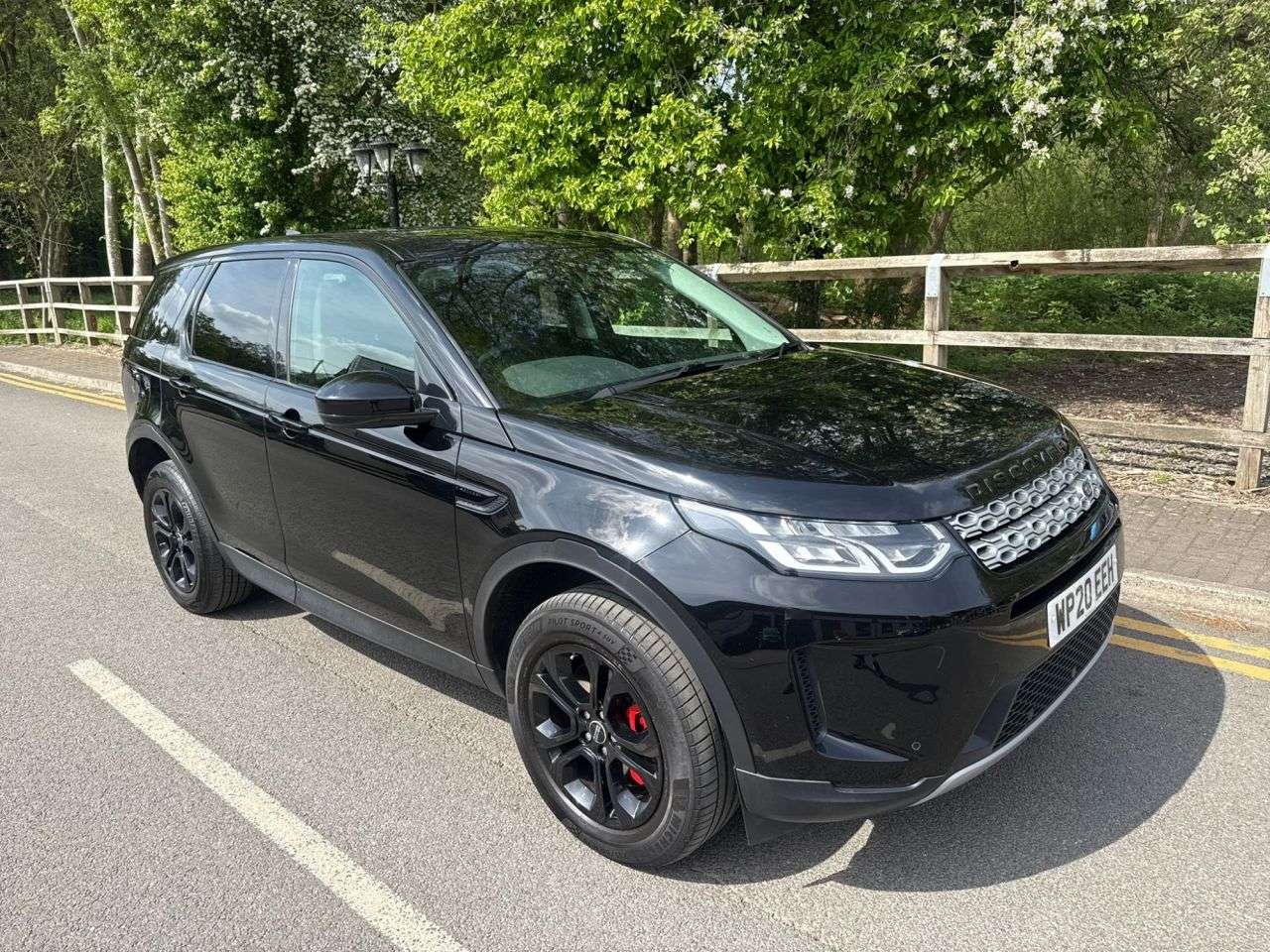 A 2020 LAND ROVER DISCOVERY SPORT 2.0 D150 MHEV S SUV 5dr Diesel Automatic 4WD Euro 6 (s/s) (150 ps) A 2020 LAND ROVER DISCOVERY SPORT 2.0 D150 MHEV S SUV 5dr Diesel Automatic 4WD Euro 6 (s/s) (150 ps)