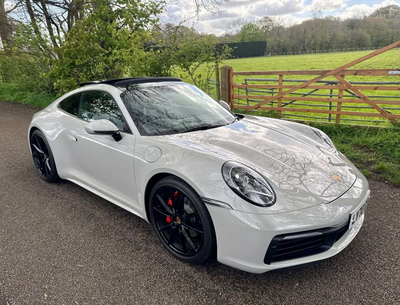 A 2021 PORSCHE 911 3.0T 992 Carrera 4 Coupe 2dr Petrol PDK 4WD Euro 6 (s/s) (385 ps) + SERVICE A 2021 PORSCHE 911 3.0T 992 Carrera 4 Coupe 2dr Petrol PDK 4WD Euro 6 (s/s) (385 ps) + SERVICE