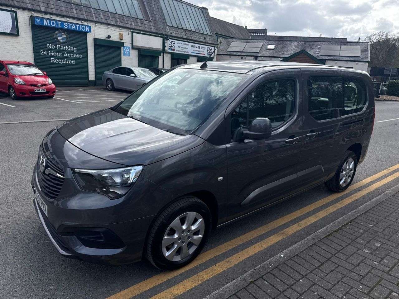 A 2020 VAUXHALL COMBO LIFE 1.2 Turbo Energy XL MPV 5dr Petrol Manual Euro 6 (s/s) (7 Seat) (110 ps) A 2020 VAUXHALL COMBO LIFE 1.2 Turbo Energy XL MPV 5dr Petrol Manual Euro 6 (s/s) (7 Seat) (110 ps)