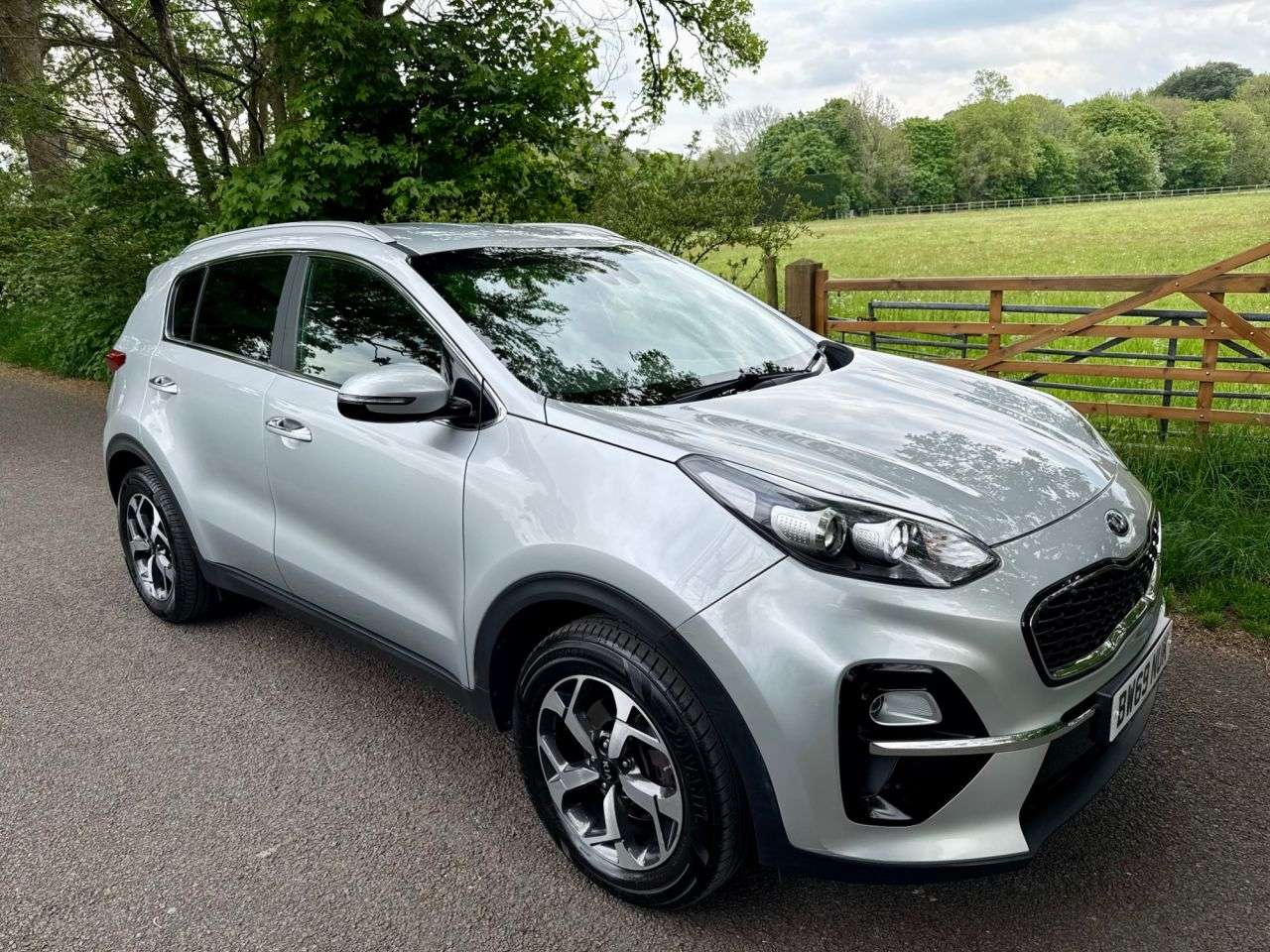 A 2020 KIA SPORTAGE 1.6 T-GDi 2 SUV 5dr Petrol Manual AWD Euro 6 (s/s) (174 bhp) + SERVICE HIST A 2020 KIA SPORTAGE 1.6 T-GDi 2 SUV 5dr Petrol Manual AWD Euro 6 (s/s) (174 bhp) + SERVICE HIST