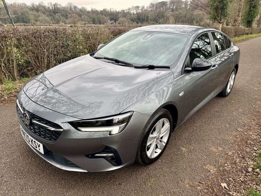 A 2020 VAUXHALL INSIGNIA DIESEL GRAND SPORT 1.5 Turbo D SE Nav Grand Sport 5dr Diesel Manual Euro 6 (s/s)(122ps) Hatchb A 2020 VAUXHALL INSIGNIA DIESEL GRAND SPORT 1.5 Turbo D SE Nav Grand Sport 5dr Diesel Manual Euro 6 (s/s)(122ps) Hatchb