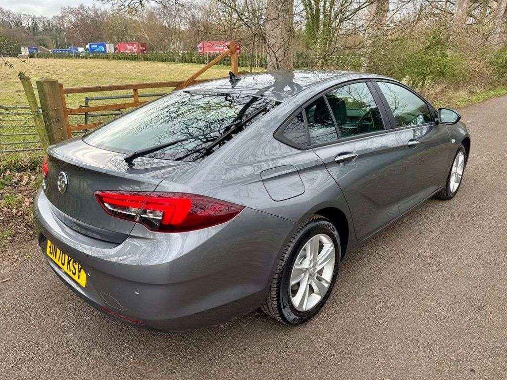 A 2020 VAUXHALL INSIGNIA DIESEL GRAND SPORT 1.5 Turbo D SE Nav Grand Sport 5dr Diesel Manual Euro 6 (s/s)(122ps) Hatchb A 2020 VAUXHALL INSIGNIA DIESEL GRAND SPORT 1.5 Turbo D SE Nav Grand Sport 5dr Diesel Manual Euro 6 (s/s)(122ps) Hatchb