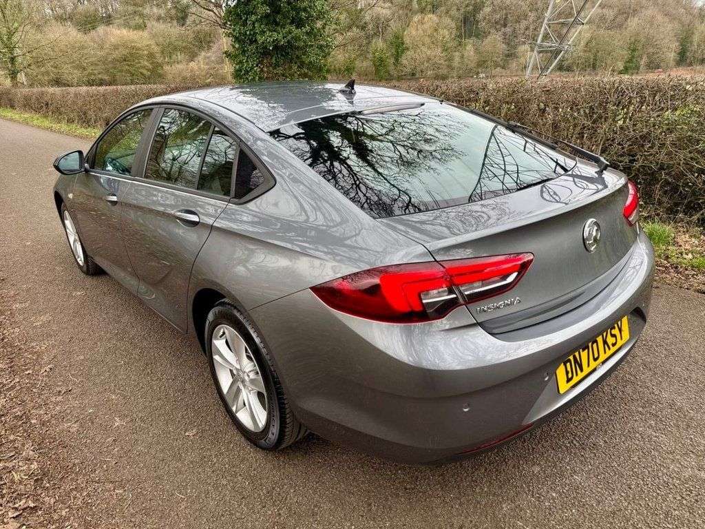 A 2020 VAUXHALL INSIGNIA DIESEL GRAND SPORT 1.5 Turbo D SE Nav Grand Sport 5dr Diesel Manual Euro 6 (s/s)(122ps) Hatchb A 2020 VAUXHALL INSIGNIA DIESEL GRAND SPORT 1.5 Turbo D SE Nav Grand Sport 5dr Diesel Manual Euro 6 (s/s)(122ps) Hatchb