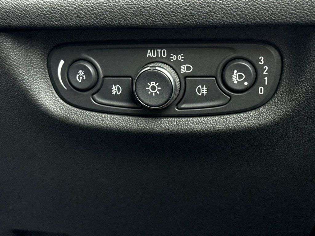 2020 VAUXHALL INSIGNIA DIESEL GRAND SPORT 2020 VAUXHALL INSIGNIA DIESEL GRAND SPORT