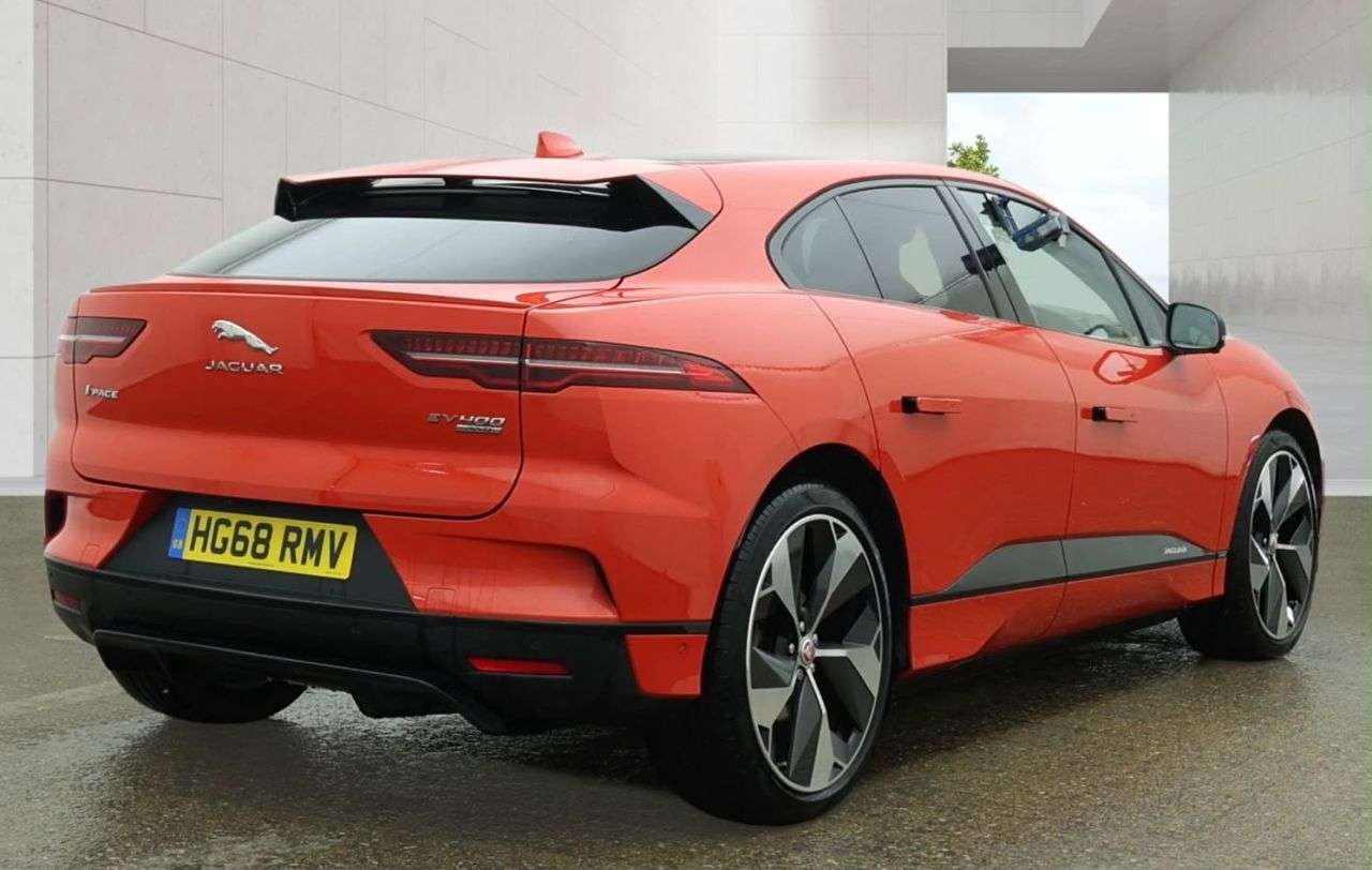A 2018 JAGUAR I-PACE 400 90kWh First Edition SUV 5dr Electric Auto 4WD (400 ps) A 2018 JAGUAR I-PACE 400 90kWh First Edition SUV 5dr Electric Auto 4WD (400 ps)