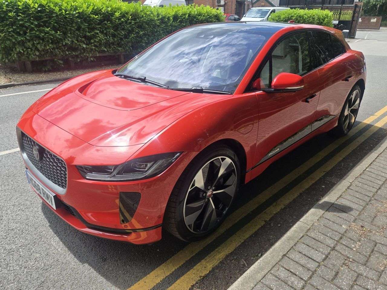A 2018 JAGUAR I-PACE 400 90kWh First Edition SUV 5dr Electric Auto 4WD (400 ps) A 2018 JAGUAR I-PACE 400 90kWh First Edition SUV 5dr Electric Auto 4WD (400 ps)