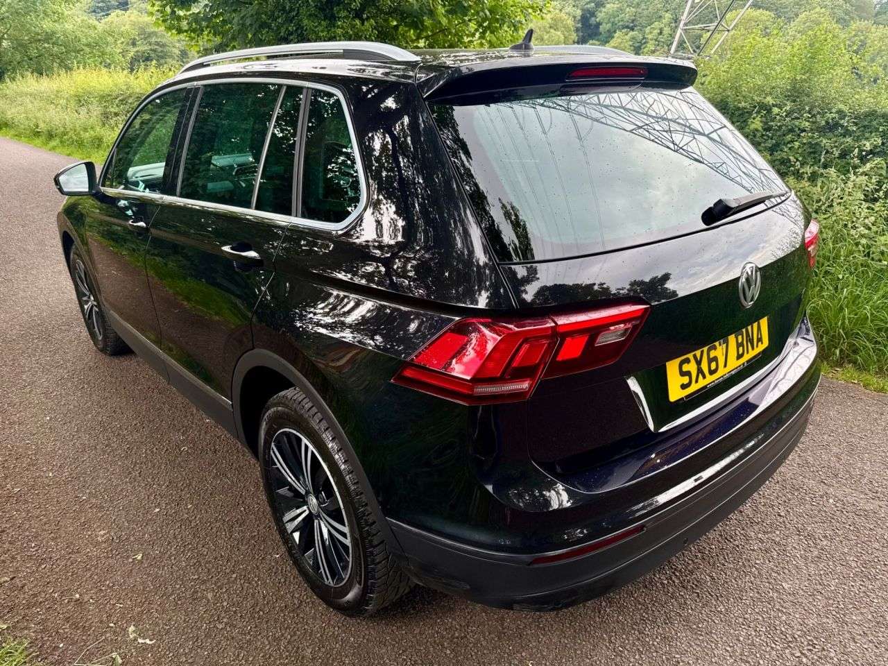 A 2018 VOLKSWAGEN TIGUAN 2.0 TDI SE Navigation SUV 5dr Diesel Manual 4Motion Euro 6 (s/s) (150 ps) + A 2018 VOLKSWAGEN TIGUAN 2.0 TDI SE Navigation SUV 5dr Diesel Manual 4Motion Euro 6 (s/s) (150 ps) +