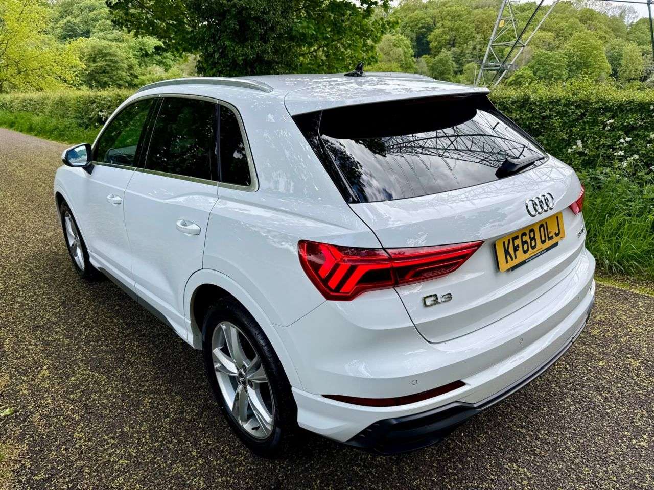A 2019 AUDI Q3 1.5 TFSI CoD 35 S line SUV 5dr Petrol Manual Euro 6 (s/s) (150 ps) + SERVIC A 2019 AUDI Q3 1.5 TFSI CoD 35 S line SUV 5dr Petrol Manual Euro 6 (s/s) (150 ps) + SERVIC
