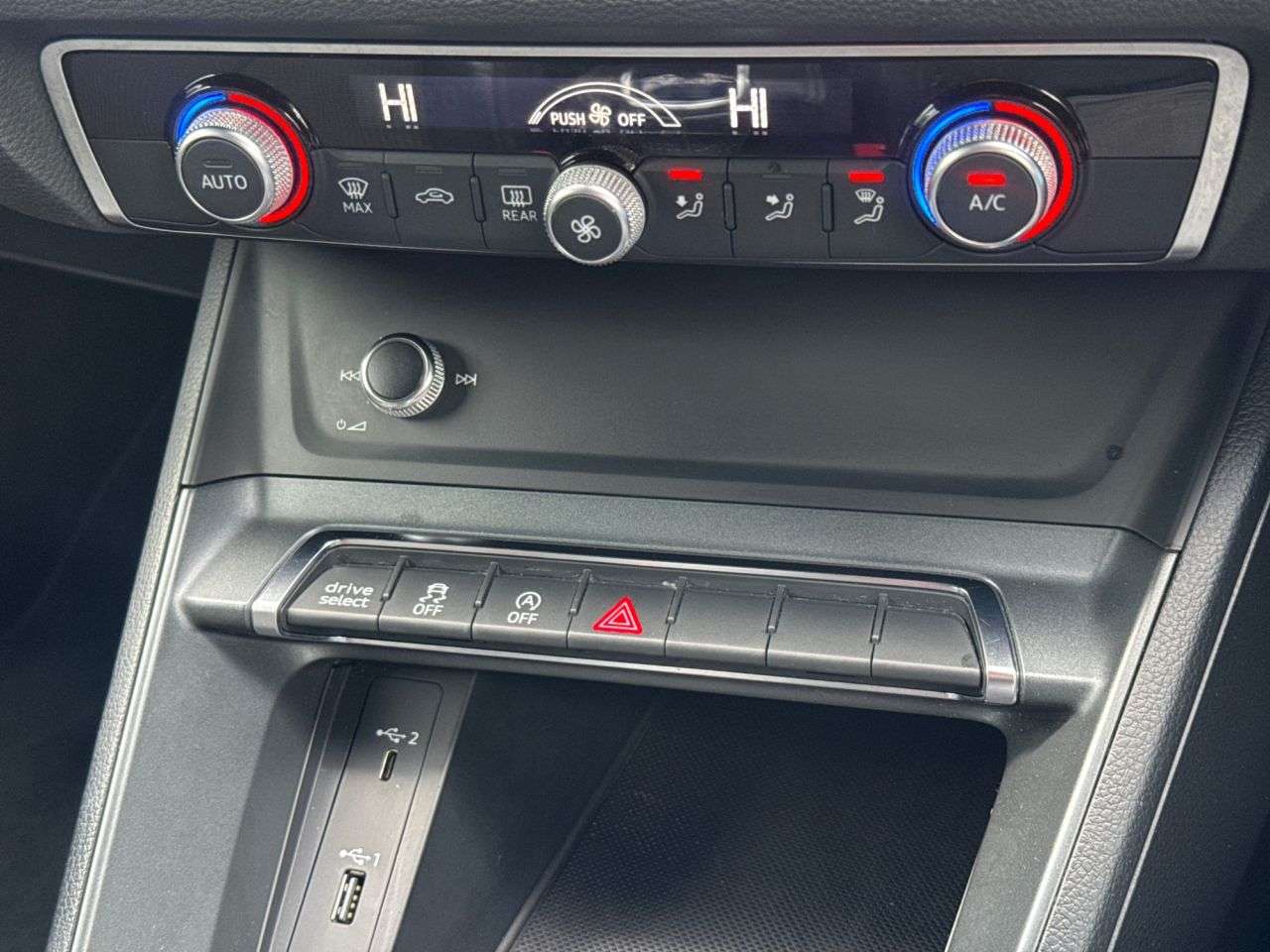 2019 AUDI Q3 2019 AUDI Q3