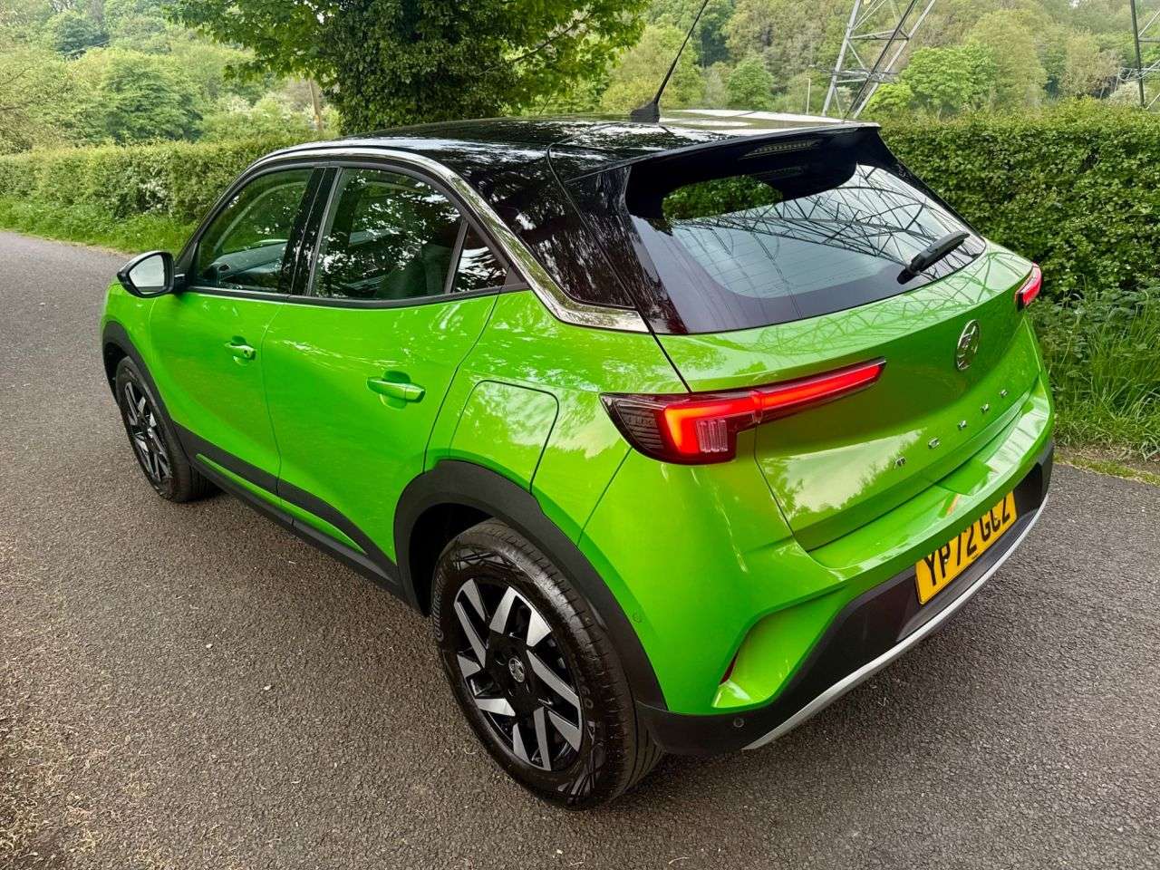 A 2022 VAUXHALL MOKKA 1.2 Turbo Elite Premium SUV 5dr Petrol Manual Euro 6 (s/s) (130 ps) + SERVI A 2022 VAUXHALL MOKKA 1.2 Turbo Elite Premium SUV 5dr Petrol Manual Euro 6 (s/s) (130 ps) + SERVI