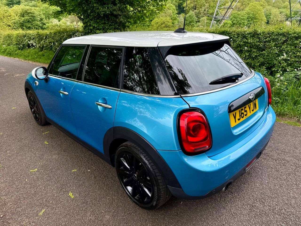 A 2015 MINI HATCH 1.5 Cooper Hatchback 5dr Petrol Automatic Euro 6 (s/s) (136 ps) + SERVICE H A 2015 MINI HATCH 1.5 Cooper Hatchback 5dr Petrol Automatic Euro 6 (s/s) (136 ps) + SERVICE H
