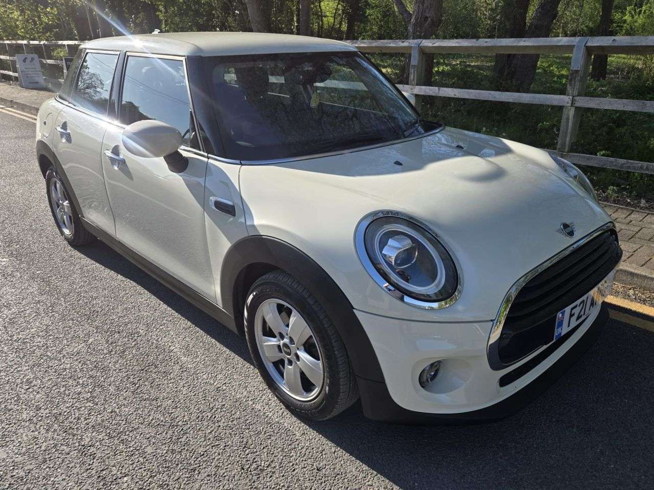 A 2019 MINI HATCH 1.5 Cooper Classic Hatchback 5dr Petrol Steptronic Euro 6 (s/s) (136 ps) A 2019 MINI HATCH 1.5 Cooper Classic Hatchback 5dr Petrol Steptronic Euro 6 (s/s) (136 ps)