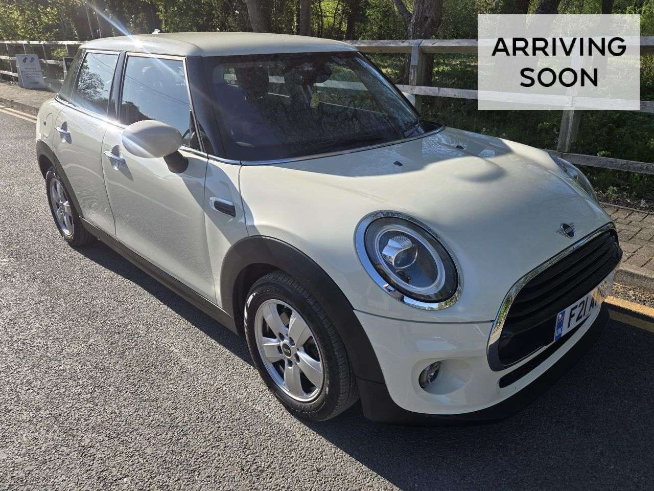 A 2019 MINI HATCH 1.5 Cooper Classic Hatchback 5dr Petrol Steptronic Euro 6 (s/s) (136 ps) A 2019 MINI HATCH 1.5 Cooper Classic Hatchback 5dr Petrol Steptronic Euro 6 (s/s) (136 ps)