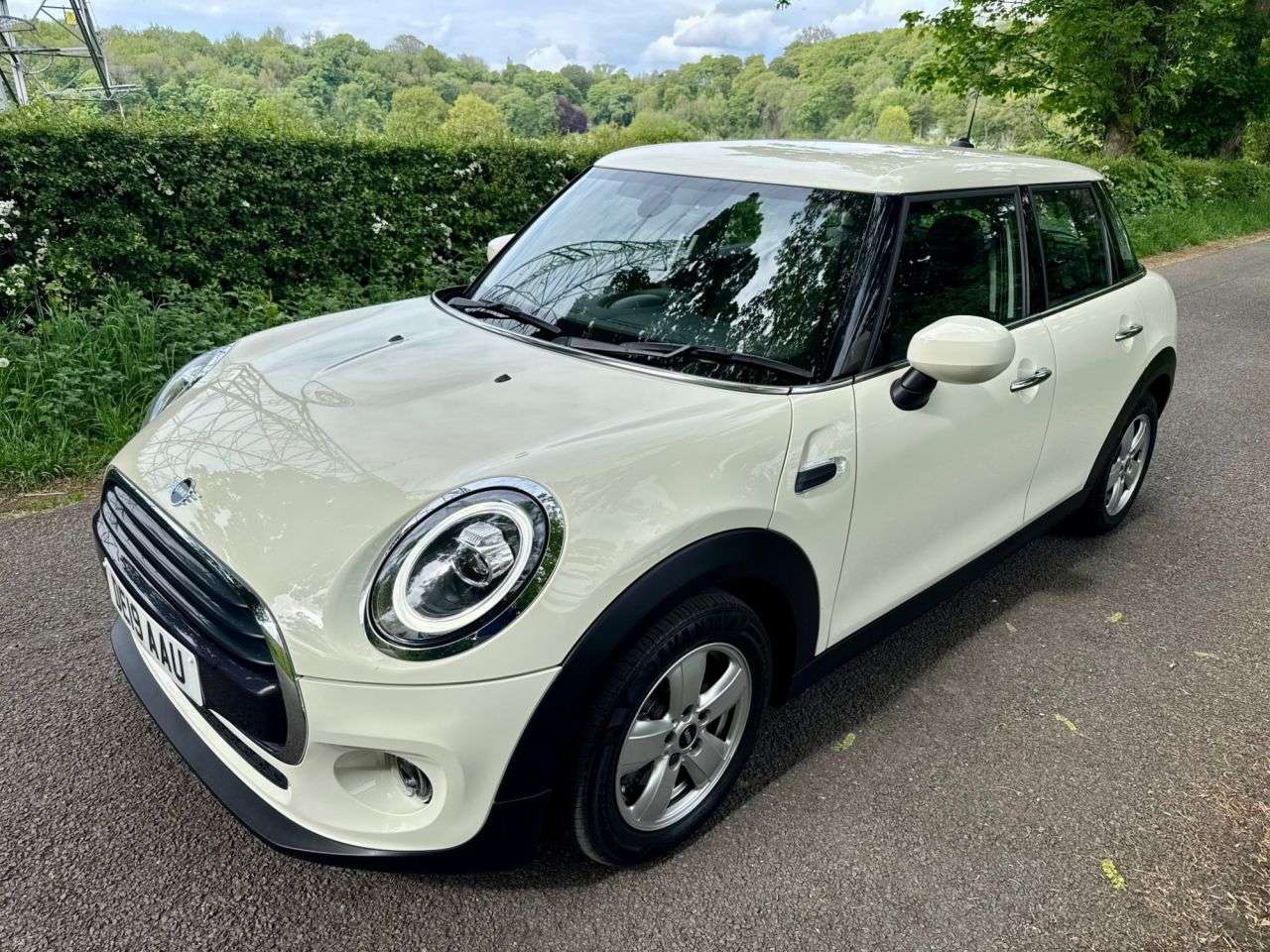 A 2019 MINI HATCH 1.5 Cooper Classic Hatchback 5dr Petrol Steptronic Euro 6 (s/s) (136 ps) + A 2019 MINI HATCH 1.5 Cooper Classic Hatchback 5dr Petrol Steptronic Euro 6 (s/s) (136 ps) +