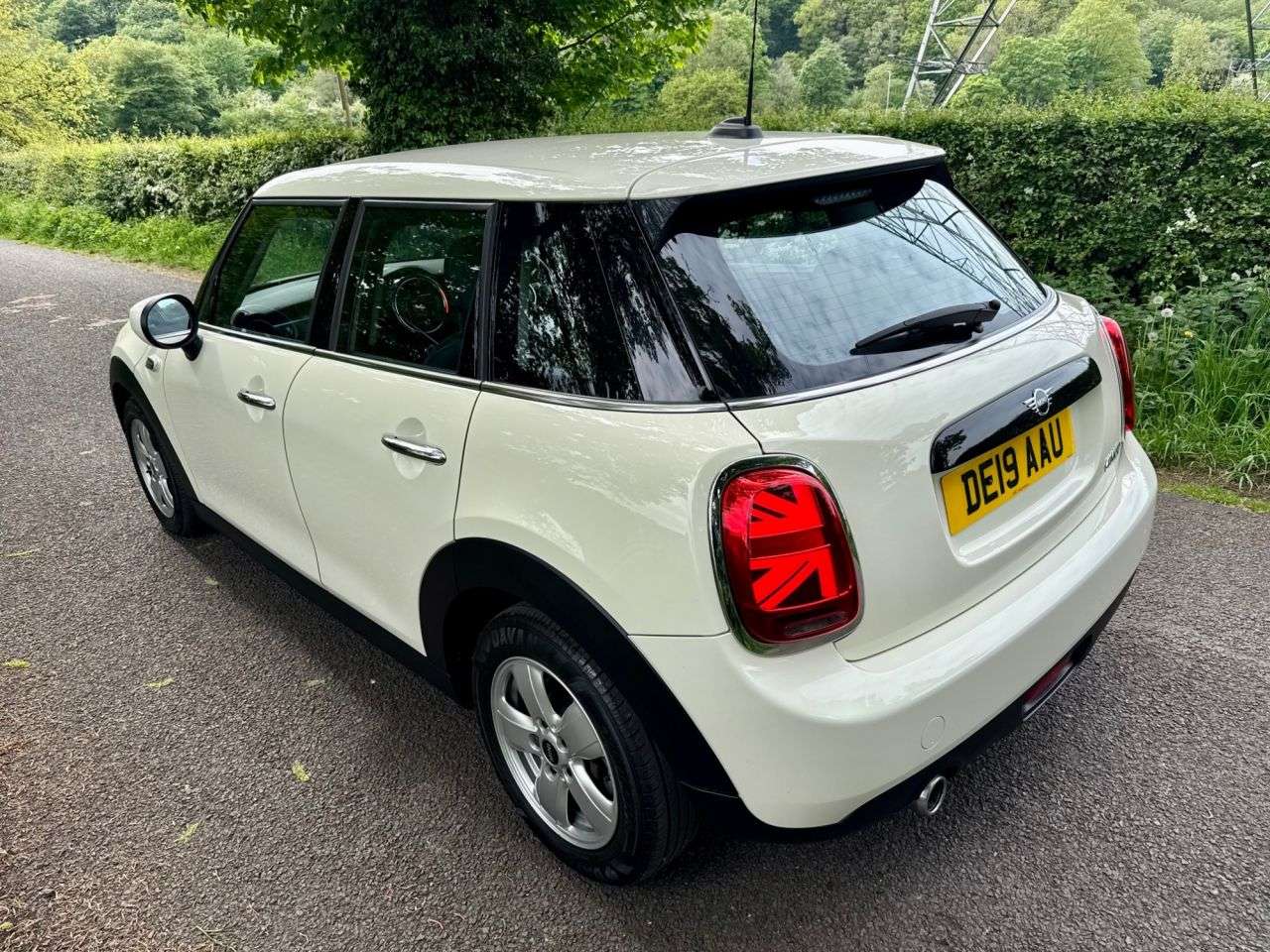 A 2019 MINI HATCH 1.5 Cooper Classic Hatchback 5dr Petrol Steptronic Euro 6 (s/s) (136 ps) + A 2019 MINI HATCH 1.5 Cooper Classic Hatchback 5dr Petrol Steptronic Euro 6 (s/s) (136 ps) +