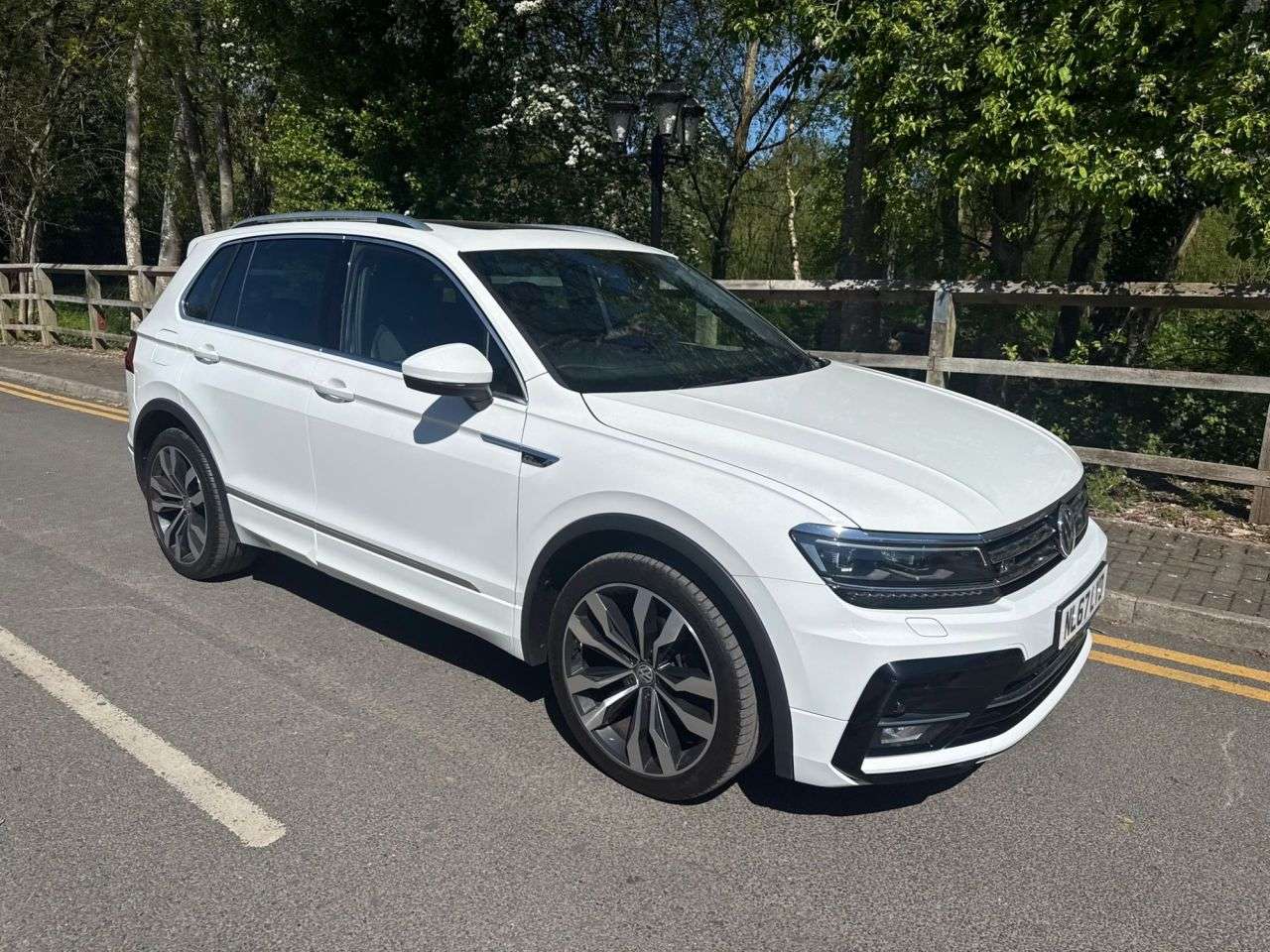 A 2017 VOLKSWAGEN TIGUAN 2.0 TDI R-Line SUV 5dr Diesel Manual 4Motion Euro 6 (s/s) (150 ps) A 2017 VOLKSWAGEN TIGUAN 2.0 TDI R-Line SUV 5dr Diesel Manual 4Motion Euro 6 (s/s) (150 ps)