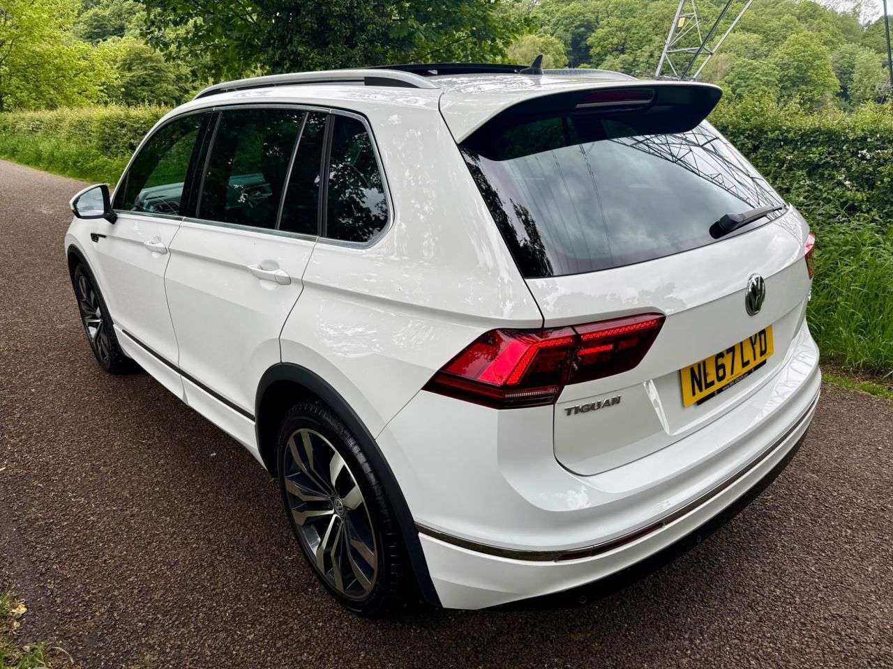 A 2017 VOLKSWAGEN TIGUAN 2.0 TDI R-Line SUV 5dr Diesel Manual 4Motion Euro 6 (s/s) (150 ps) + SERVIC A 2017 VOLKSWAGEN TIGUAN 2.0 TDI R-Line SUV 5dr Diesel Manual 4Motion Euro 6 (s/s) (150 ps) + SERVIC