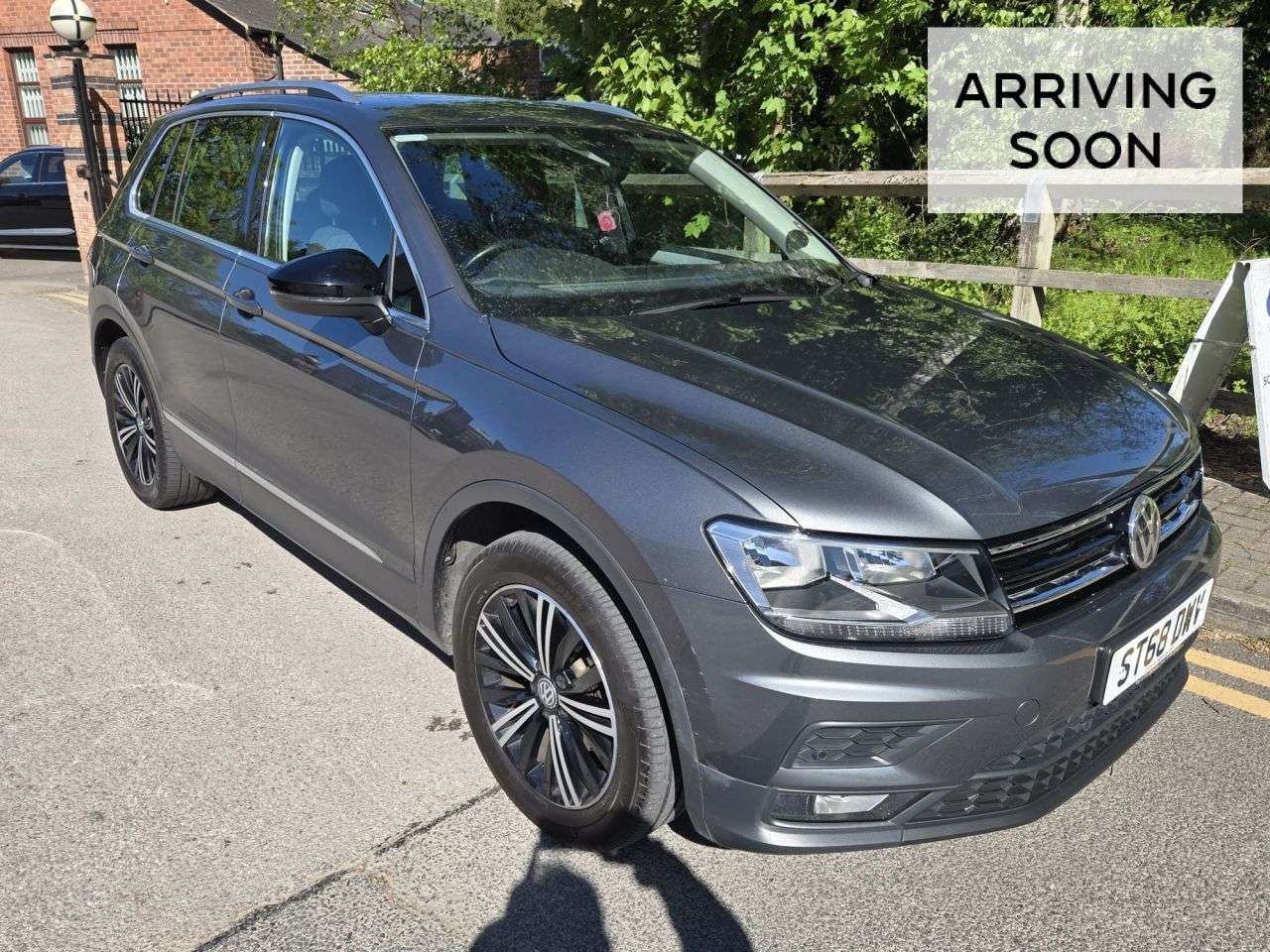 A 2018 VOLKSWAGEN TIGUAN 2.0 TDI SE Navigation SUV 5dr Diesel DSG Euro 6 (s/s) (150 ps) A 2018 VOLKSWAGEN TIGUAN 2.0 TDI SE Navigation SUV 5dr Diesel DSG Euro 6 (s/s) (150 ps)