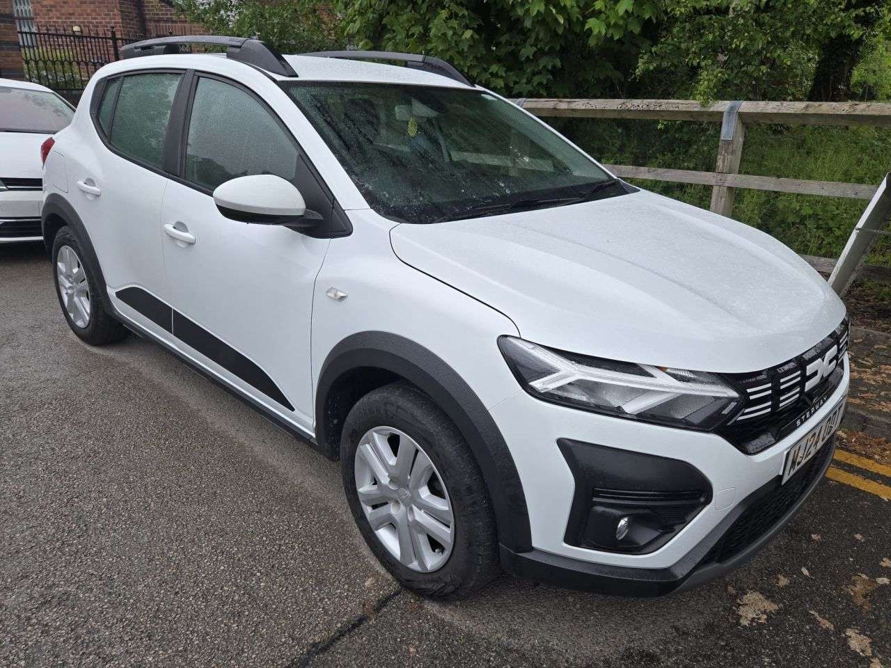 A 2024 DACIA SANDERO STEPWAY 1.0 TCe Expression Hatchback 5dr Petrol Manual Euro 6 (s/s) (90 ps) A 2024 DACIA SANDERO STEPWAY 1.0 TCe Expression Hatchback 5dr Petrol Manual Euro 6 (s/s) (90 ps)
