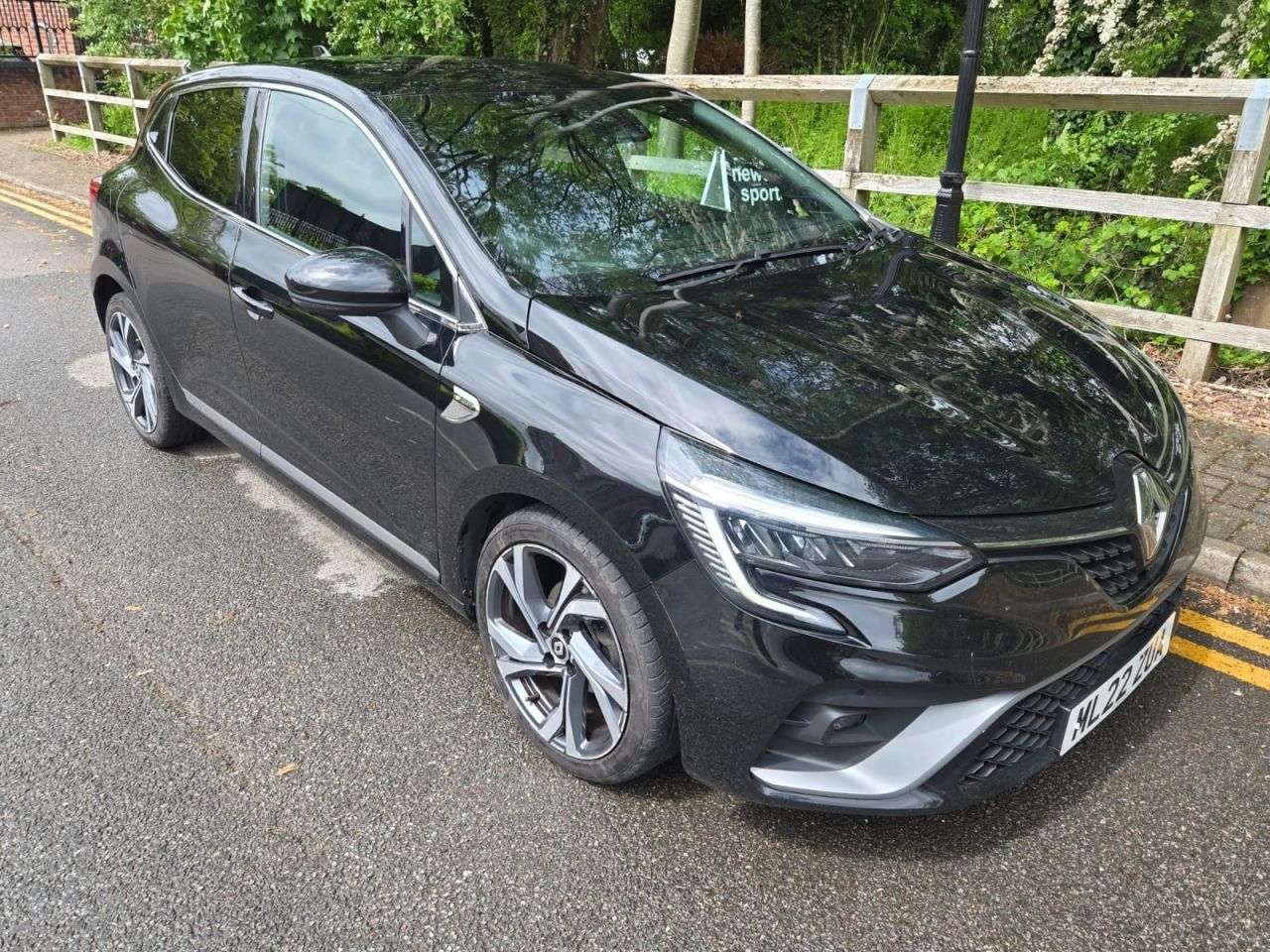 A 2022 RENAULT CLIO 1.0 TCe RS Line Hatchback 5dr Petrol Manual Euro 6 (s/s) (90 ps) A 2022 RENAULT CLIO 1.0 TCe RS Line Hatchback 5dr Petrol Manual Euro 6 (s/s) (90 ps)
