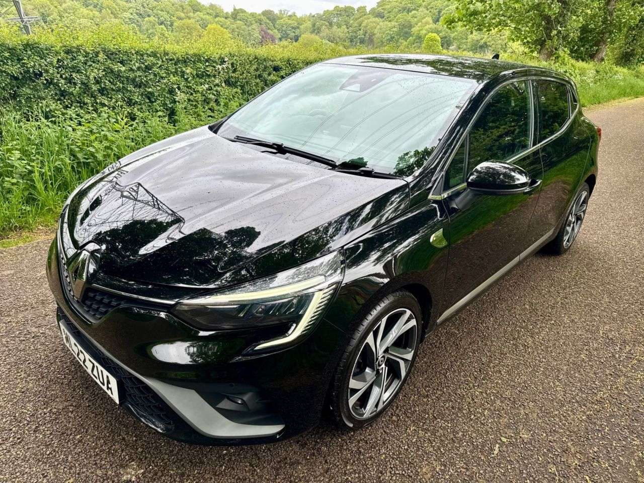A 2022 RENAULT CLIO 1.0 TCe RS Line Hatchback 5dr Petrol Manual Euro 6 (s/s) (90 ps) + SERVICE A 2022 RENAULT CLIO 1.0 TCe RS Line Hatchback 5dr Petrol Manual Euro 6 (s/s) (90 ps) + SERVICE