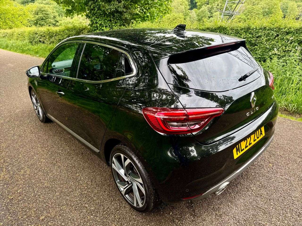 A 2022 RENAULT CLIO 1.0 TCe RS Line Hatchback 5dr Petrol Manual Euro 6 (s/s) (90 ps) + SERVICE A 2022 RENAULT CLIO 1.0 TCe RS Line Hatchback 5dr Petrol Manual Euro 6 (s/s) (90 ps) + SERVICE