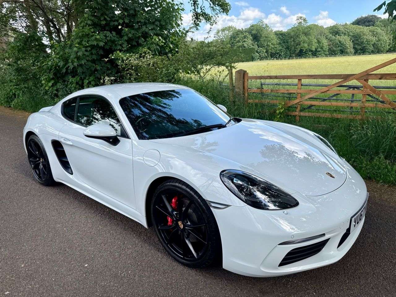 A 2017 PORSCHE 718 CAYMAN 2.5T S Coupe 2dr Petrol PDK Euro 6 (s/s) (350 ps) A 2017 PORSCHE 718 CAYMAN 2.5T S Coupe 2dr Petrol PDK Euro 6 (s/s) (350 ps)