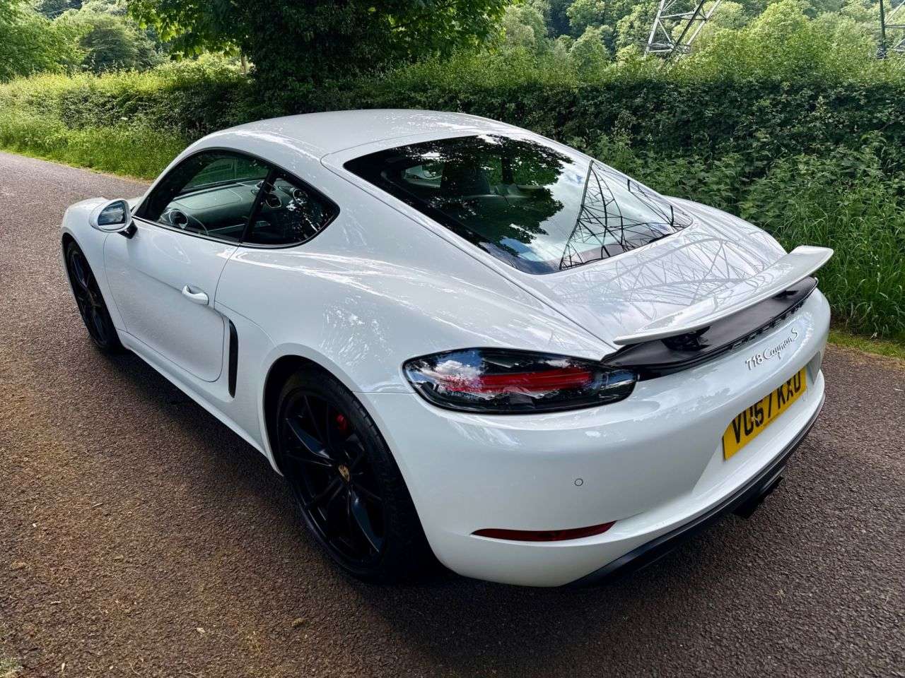A 2017 PORSCHE 718 CAYMAN 2.5T S Coupe 2dr Petrol PDK Euro 6 (s/s) (350 ps) A 2017 PORSCHE 718 CAYMAN 2.5T S Coupe 2dr Petrol PDK Euro 6 (s/s) (350 ps)