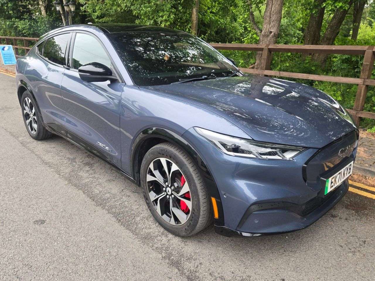 A 2021 FORD MUSTANG MACH-E Extended Range 91kWh SUV 5dr Electric Automatic AWD (351 ps) A 2021 FORD MUSTANG MACH-E Extended Range 91kWh SUV 5dr Electric Automatic AWD (351 ps)