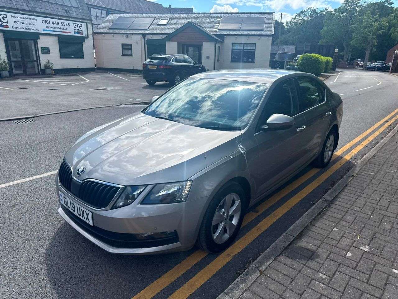 A 2019 SKODA OCTAVIA 1.0 TSI GPF SE Technology Hatchback 5dr Petrol Manual Euro 6 (s/s) (115 ps) A 2019 SKODA OCTAVIA 1.0 TSI GPF SE Technology Hatchback 5dr Petrol Manual Euro 6 (s/s) (115 ps)