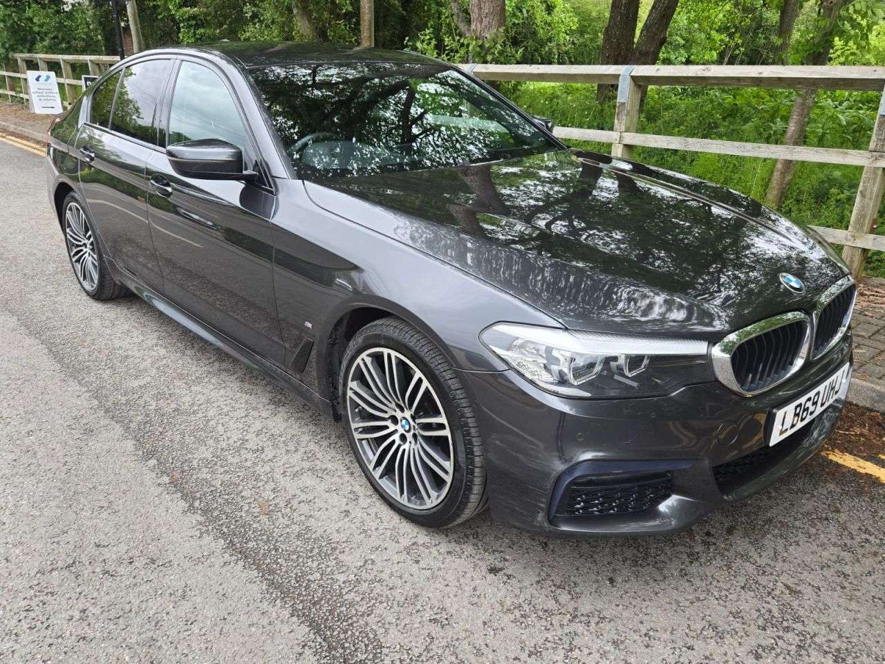 A 2019 BMW 5 SERIES 2.0 530e 9.2kWh M Sport Saloon 4dr Petrol Plug-in Hybrid Automatic Euro 6 ( A 2019 BMW 5 SERIES 2.0 530e 9.2kWh M Sport Saloon 4dr Petrol Plug-in Hybrid Automatic Euro 6 (