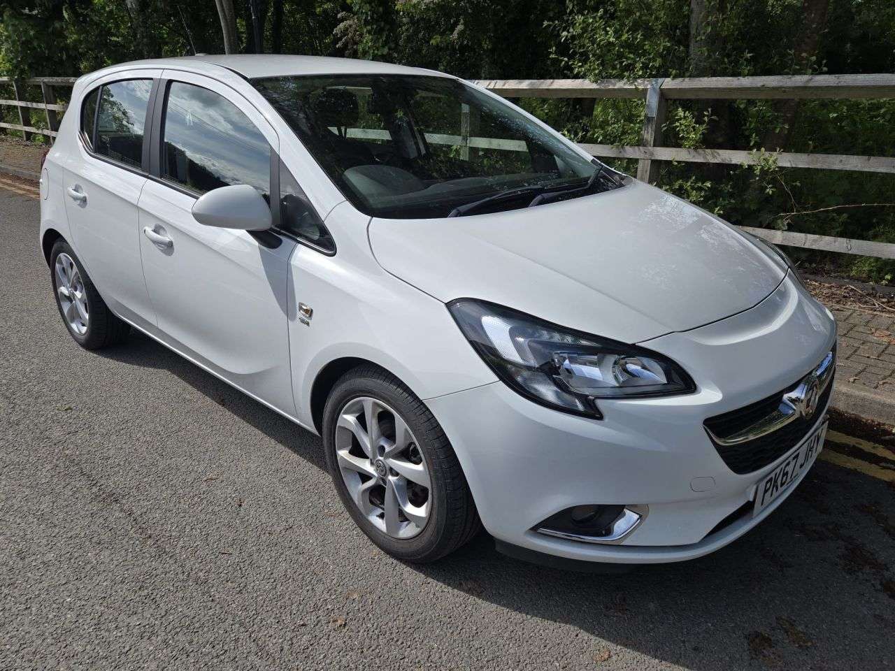 A 2017 VAUXHALL CORSA 1.4i ecoTEC SRi Hatchback 5dr Petrol Manual Euro 6 (75 ps) A 2017 VAUXHALL CORSA 1.4i ecoTEC SRi Hatchback 5dr Petrol Manual Euro 6 (75 ps)