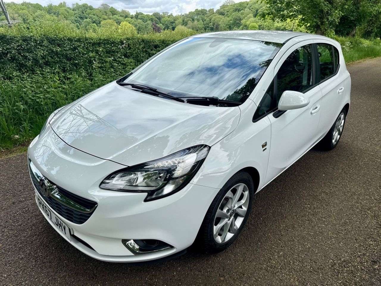 A 2017 VAUXHALL CORSA 1.4i ecoTEC SRi Hatchback 5dr Petrol Manual Euro 6 (75 ps) + SERVICE HISTOR A 2017 VAUXHALL CORSA 1.4i ecoTEC SRi Hatchback 5dr Petrol Manual Euro 6 (75 ps) + SERVICE HISTOR