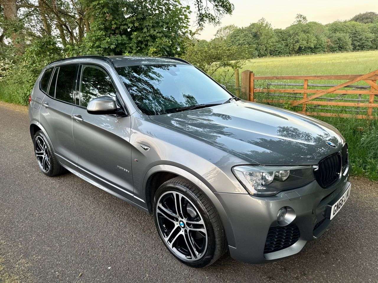 A 2016 BMW X3 3.0 35d M Sport SUV 5dr Diesel Automatic xDrive Euro 6 (s/s) (313 ps) + SER A 2016 BMW X3 3.0 35d M Sport SUV 5dr Diesel Automatic xDrive Euro 6 (s/s) (313 ps) + SER