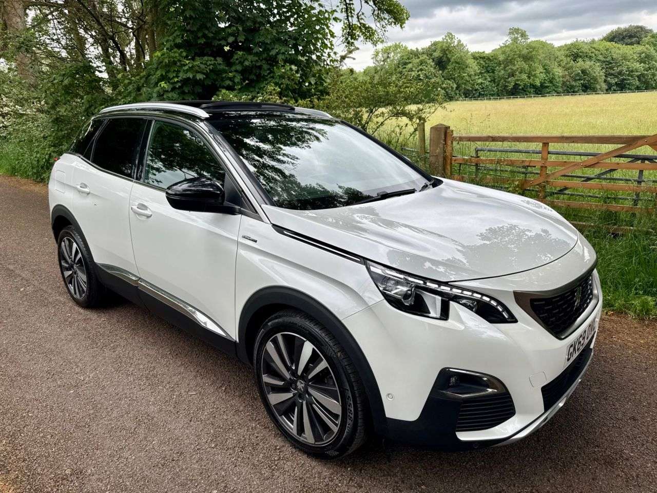 A 2019 PEUGEOT 3008 2.0 BlueHDi GT Line Premium SUV 5dr Diesel EAT Euro 6 (s/s) (180 ps) + SERV A 2019 PEUGEOT 3008 2.0 BlueHDi GT Line Premium SUV 5dr Diesel EAT Euro 6 (s/s) (180 ps) + SERV